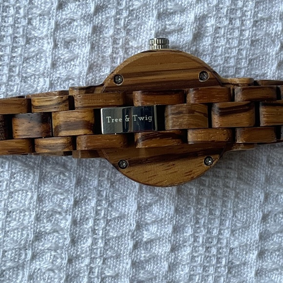 Women’s Tree & Twig Wooden Watch 8” circumference - Picture 4 of 4